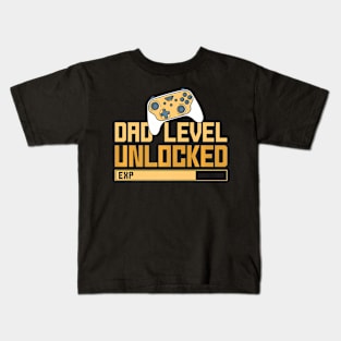 Mens Father's Day Gamer Dad Video Game Dad Level Unlocked Kids T-Shirt